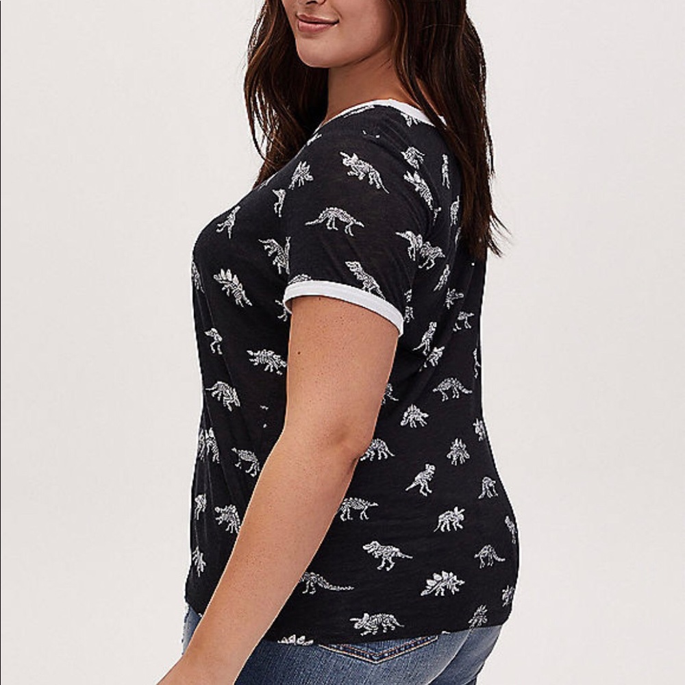 ๐ Torrid Dinosaur Skeleton Ringer Tee - Picture 2 of 6